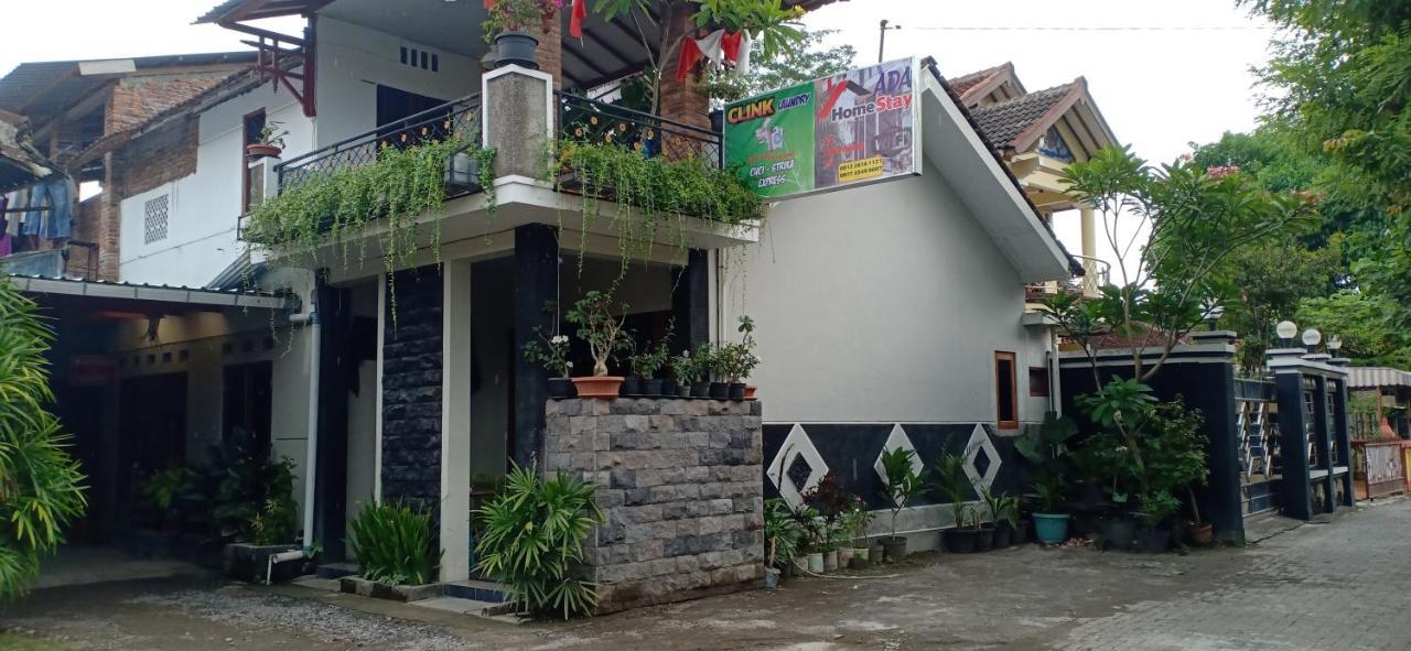 Ada Homestay Magelang Eksteriør billede