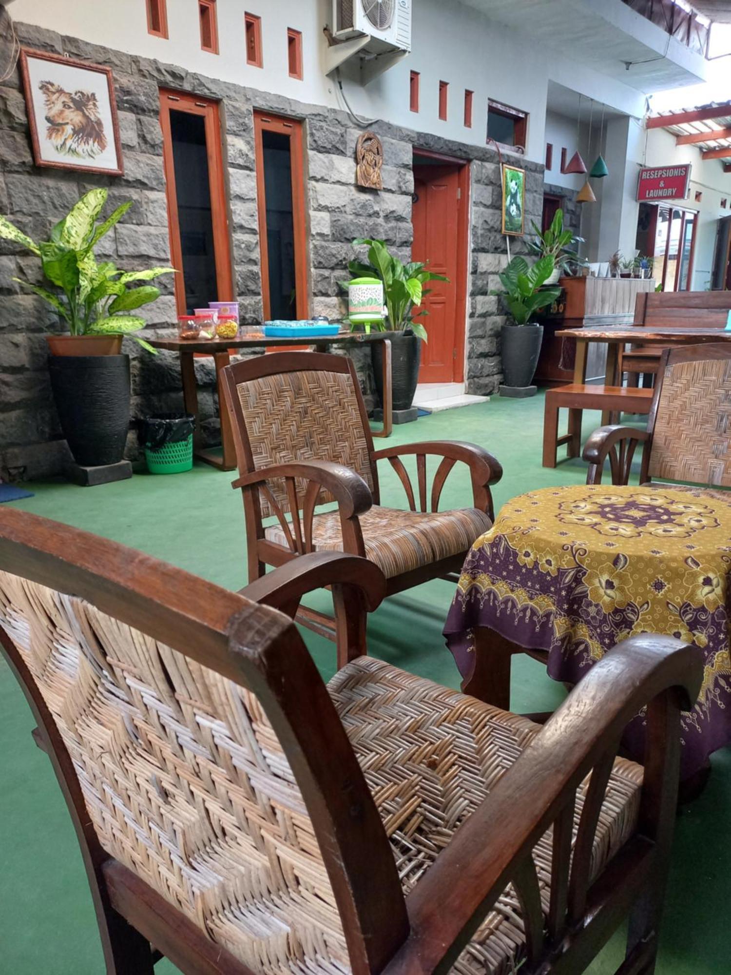 Ada Homestay Magelang Eksteriør billede
