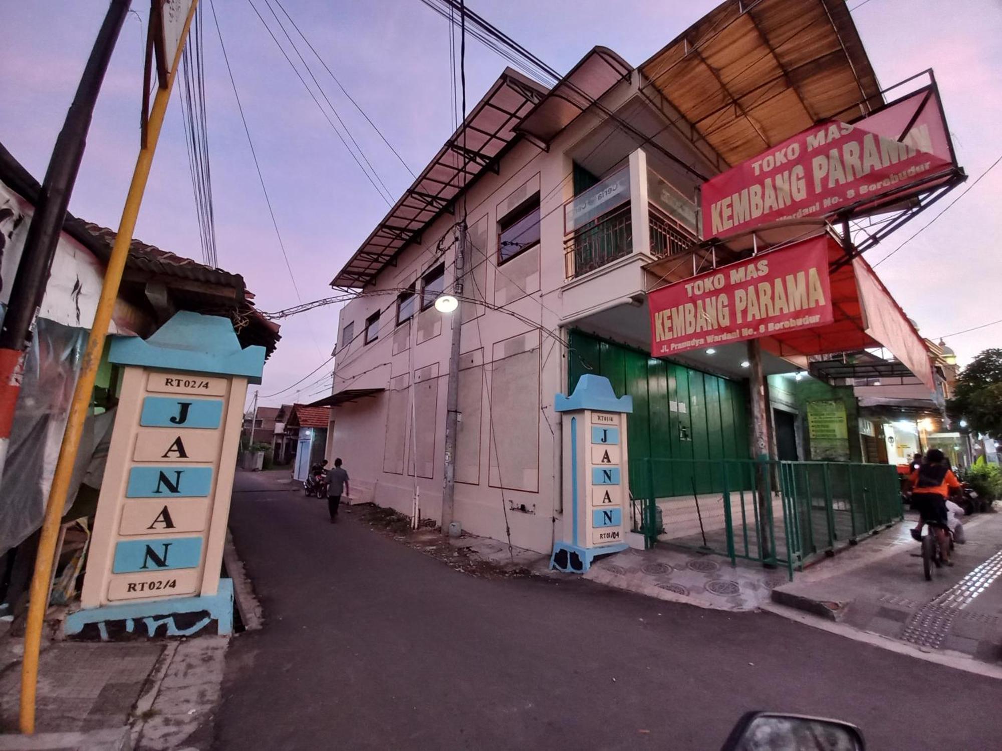 Ada Homestay Magelang Eksteriør billede