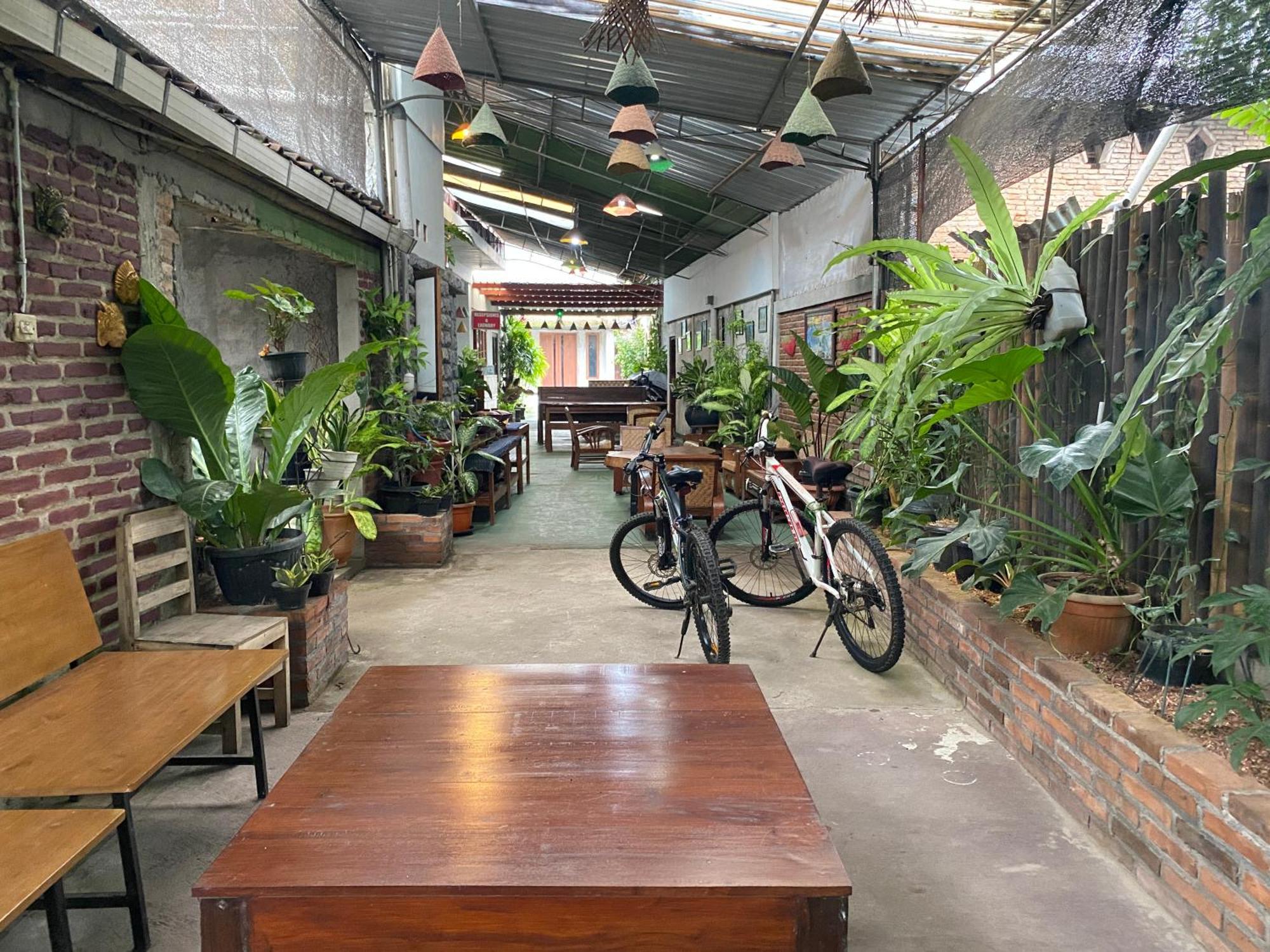 Ada Homestay Magelang Eksteriør billede