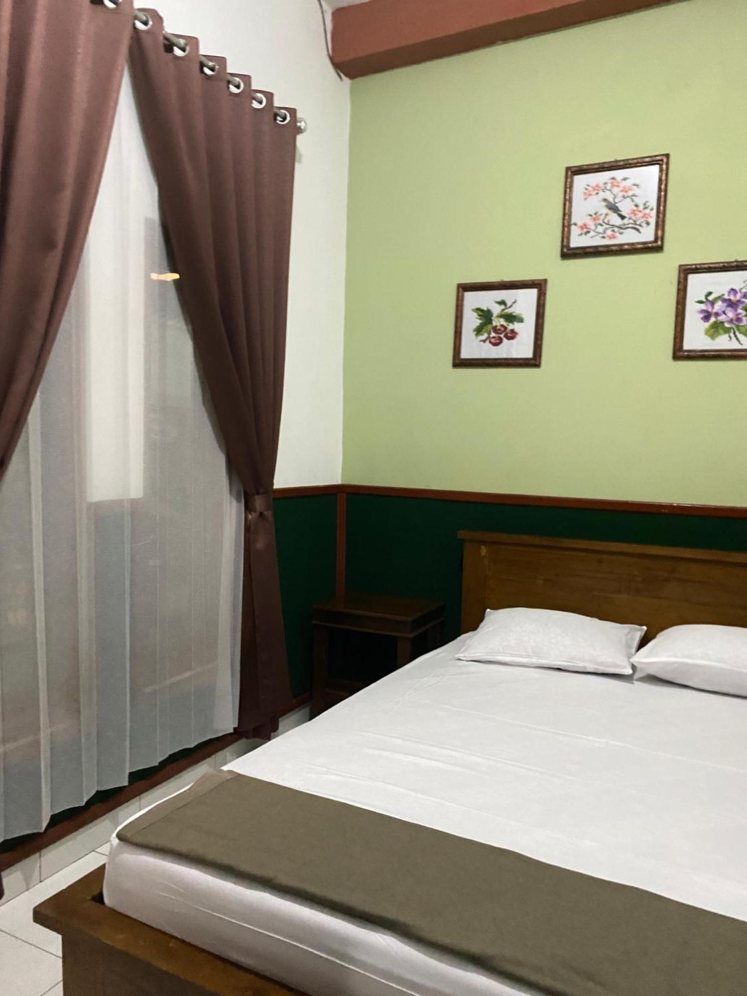Ada Homestay Magelang Eksteriør billede