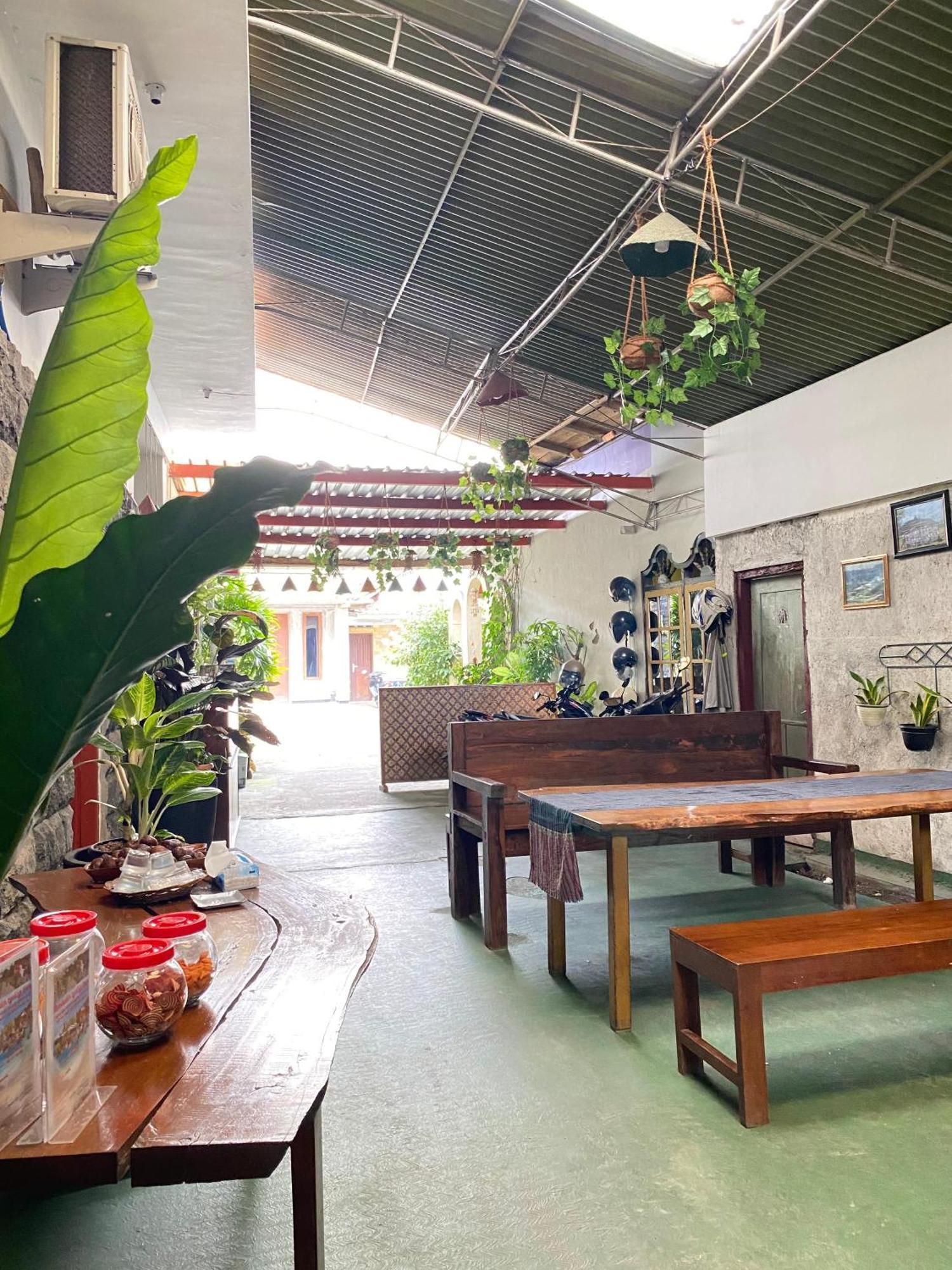 Ada Homestay Magelang Eksteriør billede